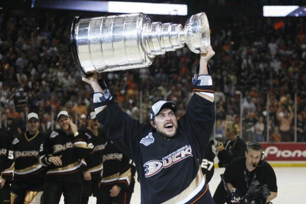 Teemu Selanne STANLEY CUP CHAMPIONS ANAHEIM DUCKS Signed 8x10 Photo #7