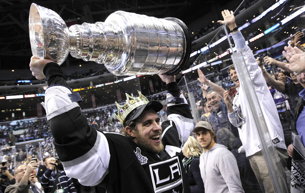 Anze Kopitar Re-Signs With LA Kings For 8 Years, $80 Million - CaliSports  News